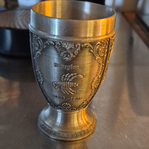 Zinnbecher pokal auf - zinnbecher,