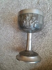 Weinbecher Weinkelch  Relief