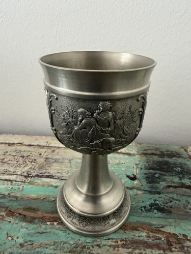 Zinnbecher pokal auf - zinnbecher/pokal,