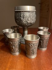 Zinnbecher und Pokal mit