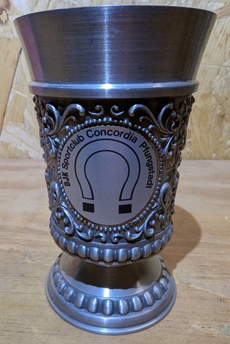 Zinnbecher pokal mit emblem - /,